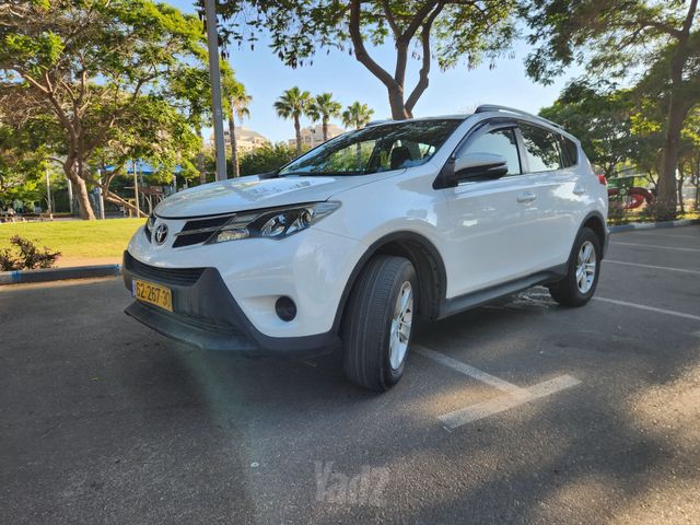טויוטה RAV4