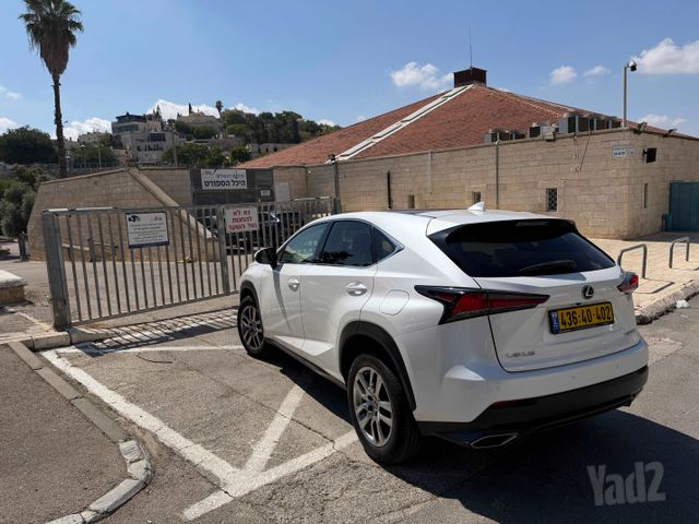 לקסוס NX