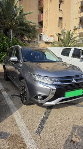 מיצובישי אאוטלנדר