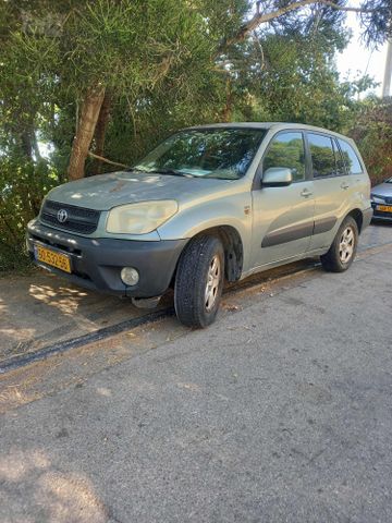 טויוטה RAV4