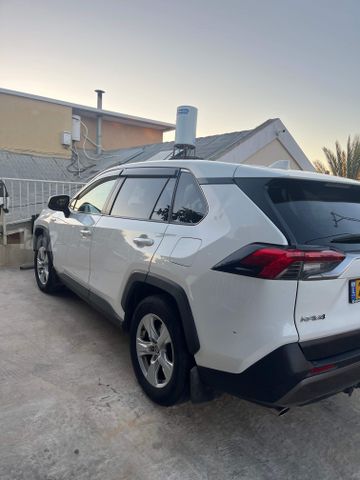טויוטה RAV4