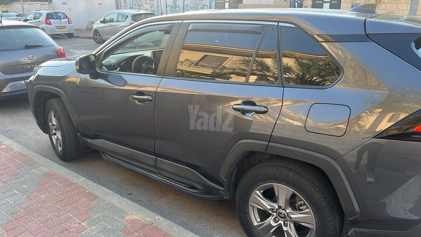 טויוטה RAV4