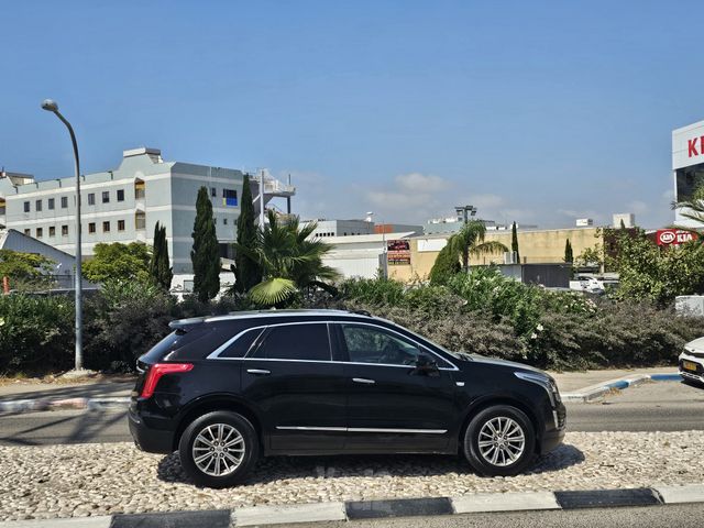קאדילק XT5