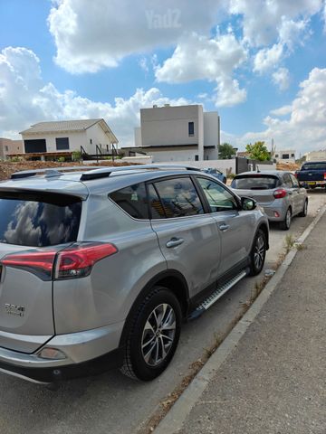 טויוטה RAV4