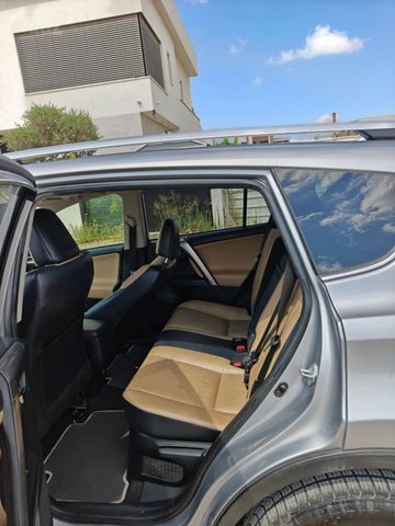 טויוטה RAV4