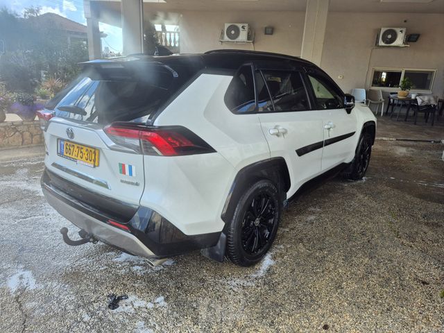 מודעת רכב טויוטה RAV4