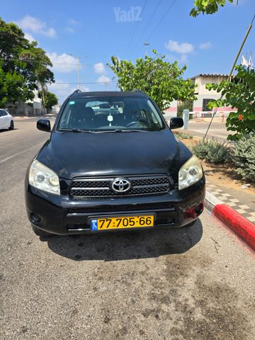 טויוטה RAV4