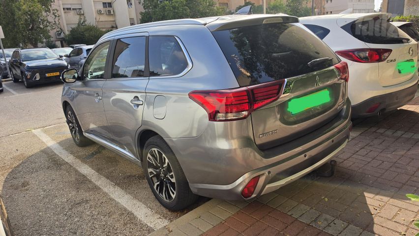 מיצובישי אאוטלנדר