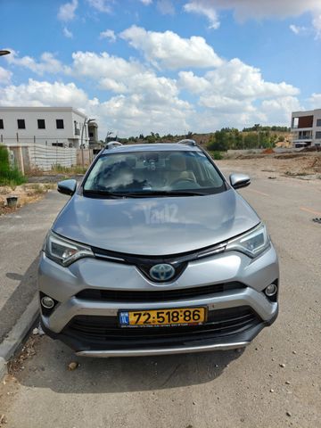 טויוטה RAV4