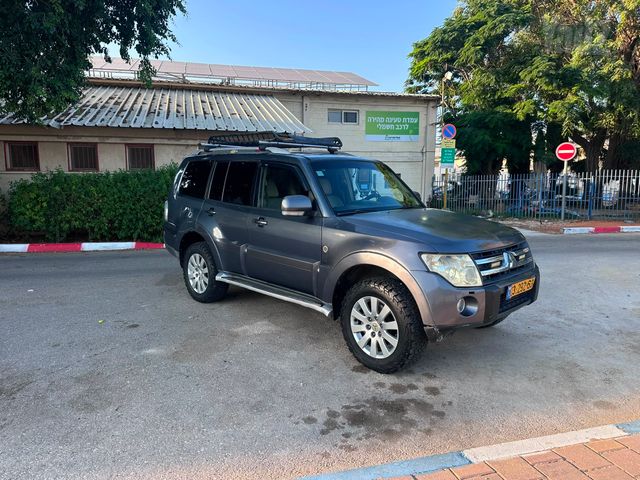 מיצובישי פג'רו