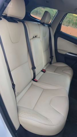 וולוו XC60
