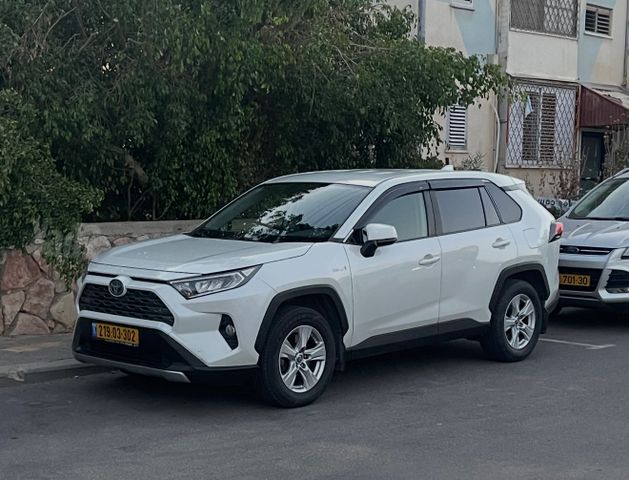 טויוטה RAV4
