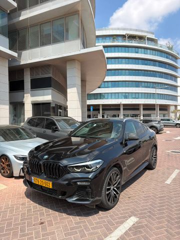 ב מ וו X6