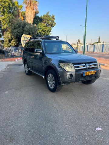 מיצובישי פג'רו