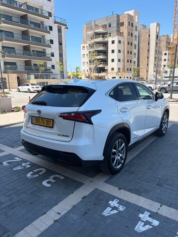 לקסוס NX