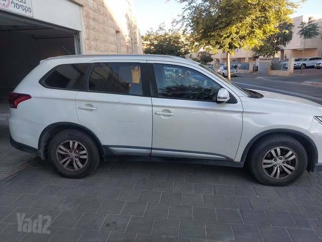 מיצובישי אאוטלנדר