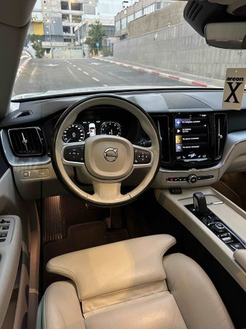 וולוו XC60