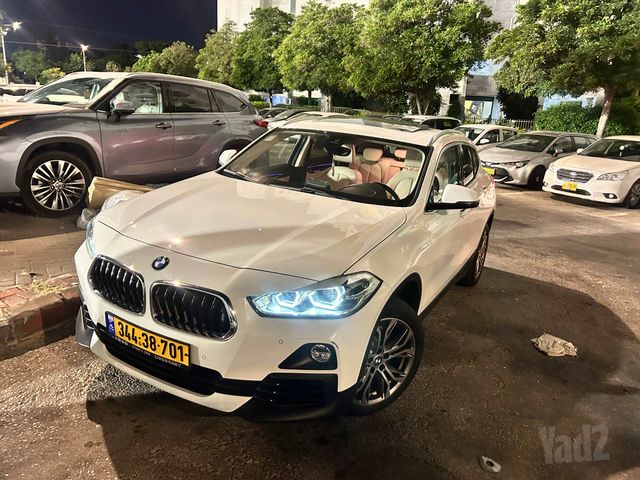 ב מ וו X2