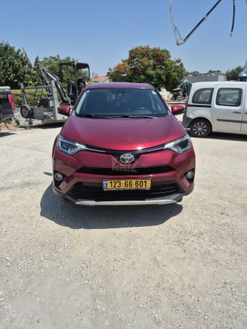 טויוטה RAV4