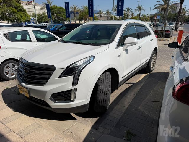 קאדילק XT5