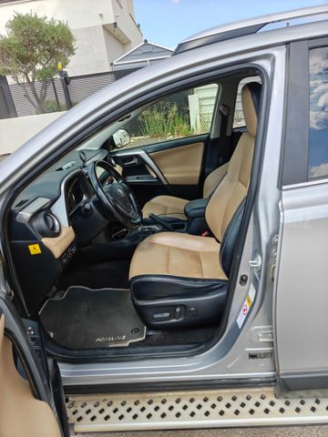 טויוטה RAV4