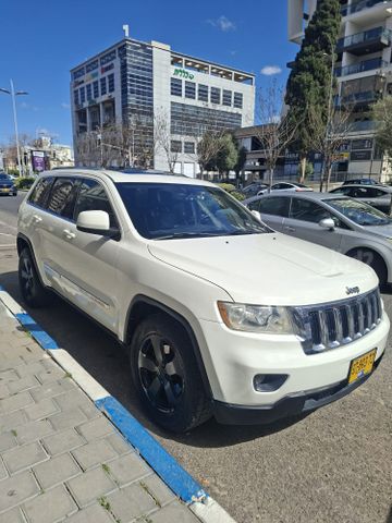 מודעת רכב ג'יפ גרנד צ'ירוקי