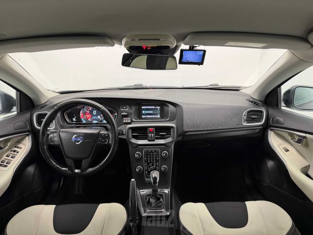 וולוו V40