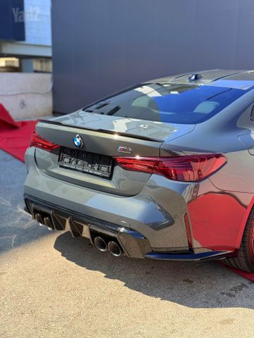 ב מ וו M4