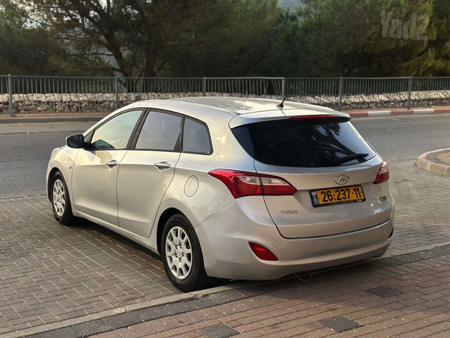 יונדאי i30