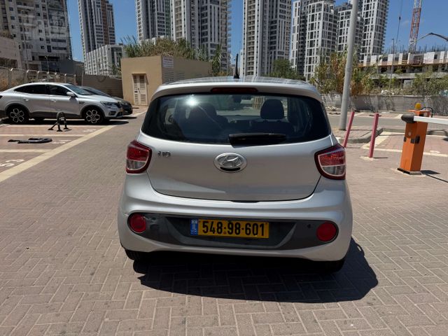 יונדאי i10