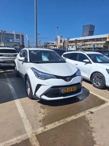 מודעת רכב טויוטה C-HR