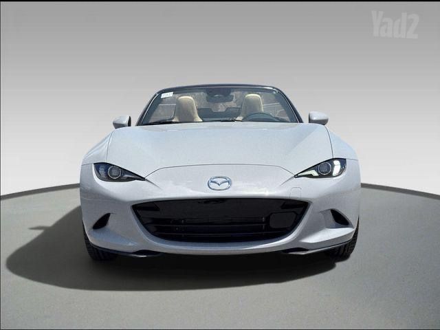 מודעת רכב מאזדה MX-5