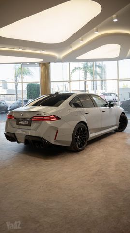 ב מ וו M5