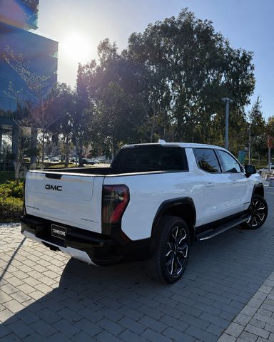 ג'י.אם.סי סיירה EV