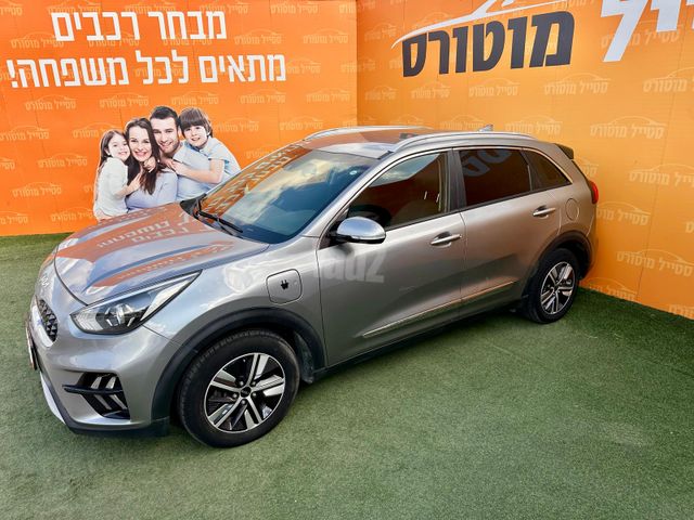 קיה נירו