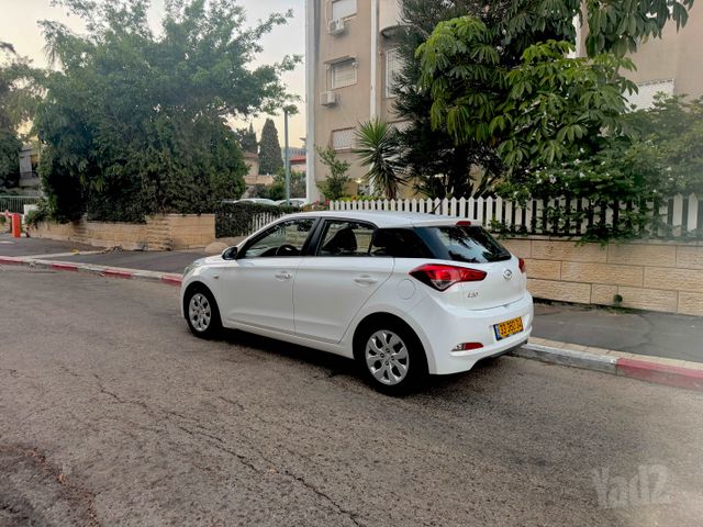 יונדאי i20