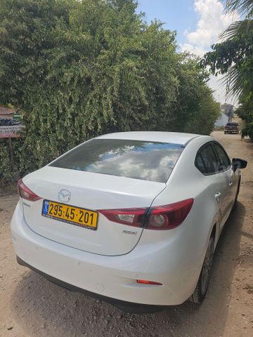 מאזדה 3