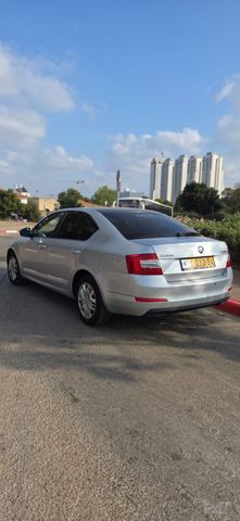סקודה אוקטביה