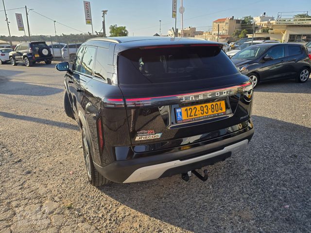 ג'אקו J7