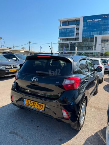 יונדאי i10