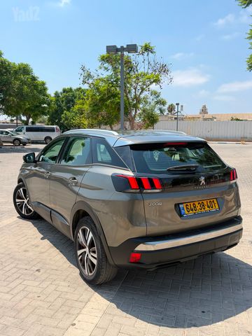פיג'ו 3008