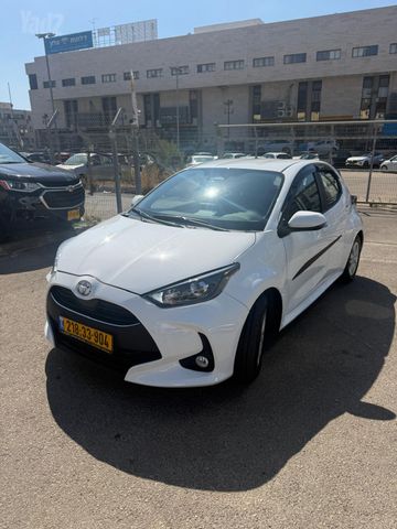 טויוטה יאריס