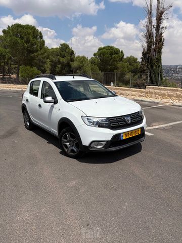 דאצ'יה סנדרו