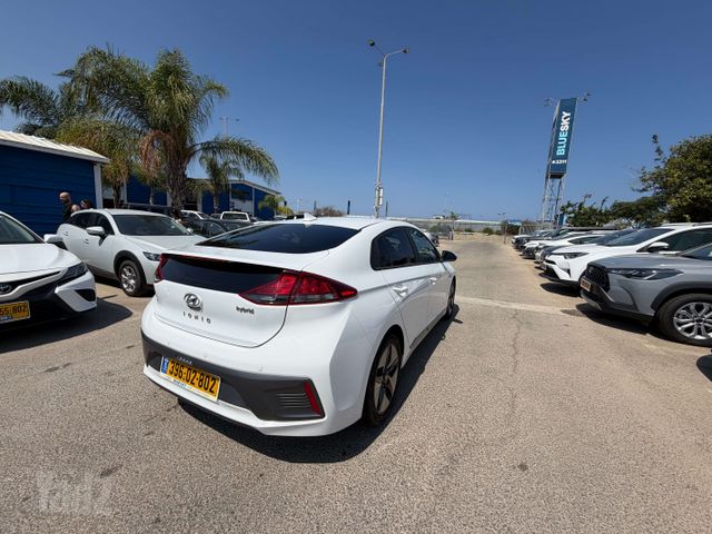 יונדאי איוניק
