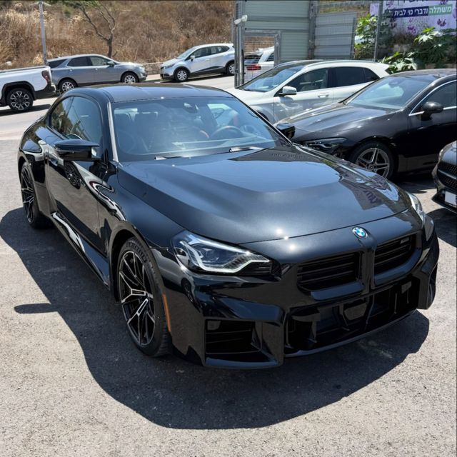 ב מ וו M2