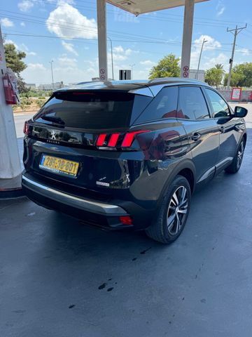 פיג'ו 3008