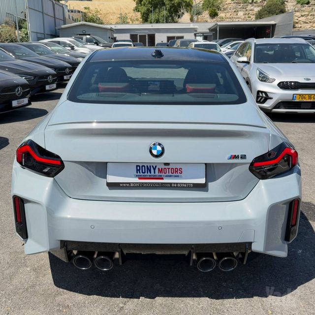 ב מ וו M2