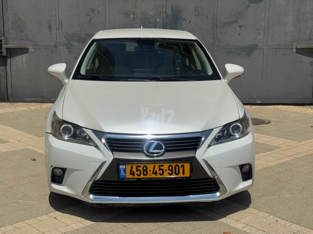 לקסוס CT