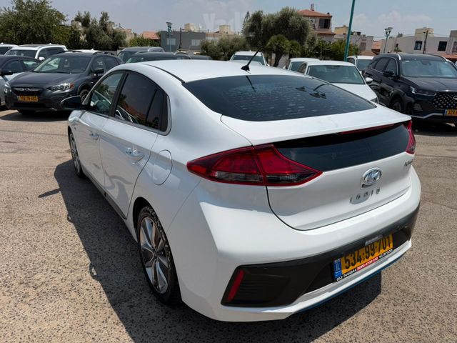 יונדאי איוניק