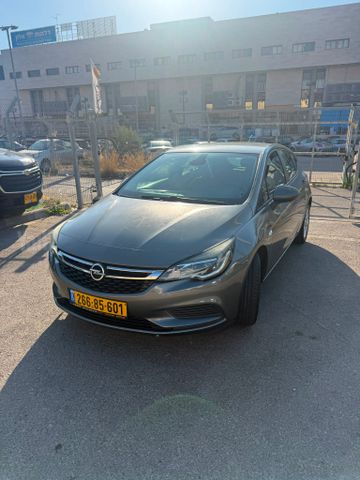 אופל אסטרה